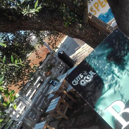 Sosta Camper La Specchia Hotel San Pietro in Bevagna Bagian luar foto