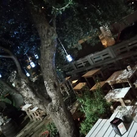 Sosta Camper La Specchia Hotel San Pietro in Bevagna Bagian luar foto